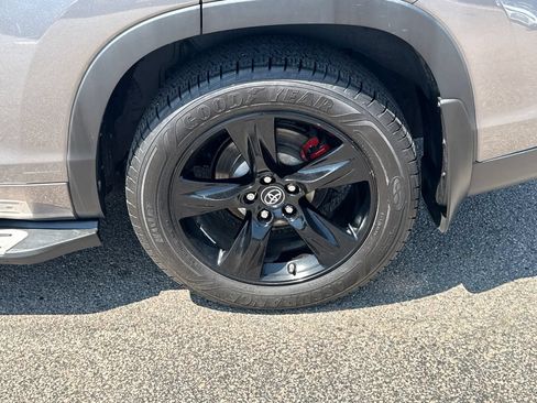 Used 2018 Toyota Highlander Limited Platinum AWD/4WD image 45