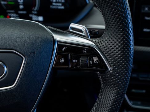 Used 2024 Audi e-tron GT Prestige image 42