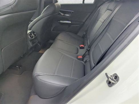 Used 2026 Mercedes-Benz GLC 300 image 13