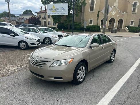 Used 2007 Toyota Camry LE FWD image 1