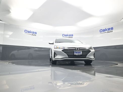 Used 2020 Hyundai Elantra SEL w/ Winter Weather Package image 38