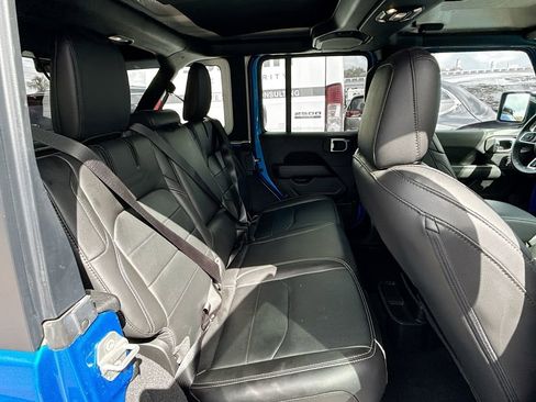 Used 2023 Jeep Wrangler Unlimited Sahara w/ Cold Weather Group image 31