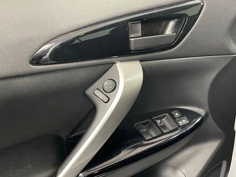 Used 2022 Mitsubishi Eclipse Cross LE image 12