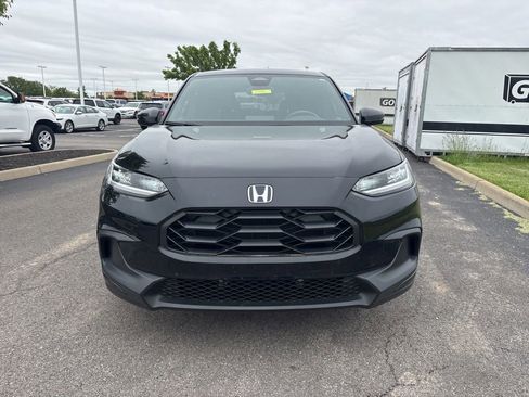 Used 2023 Honda HR-V Sport image 2