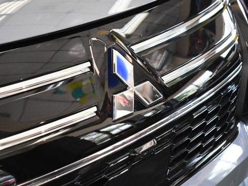 New 2026 Mitsubishi Outlander AWD image 8