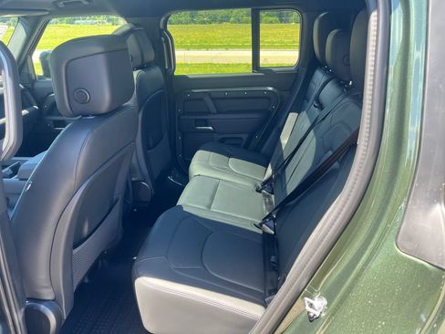 New 2026 Land Rover Defender 110 X-Dynamic SE AWD/4WD image 16