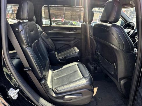 Used 2024 Jeep Grand Cherokee L Limited w/ Luxury Tech Group II image 27