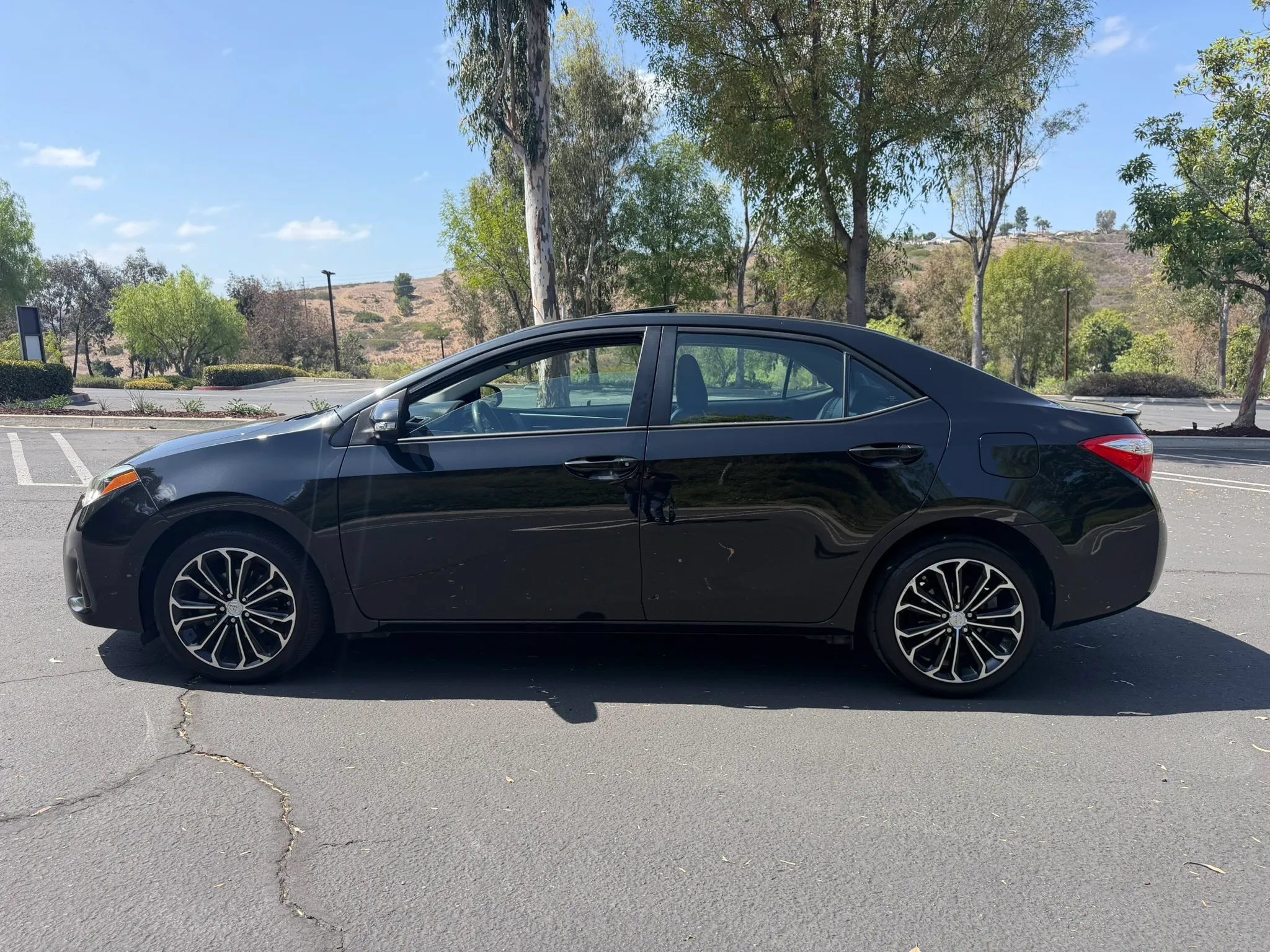 Used 2016 Toyota Corolla S Premium FWD image 2