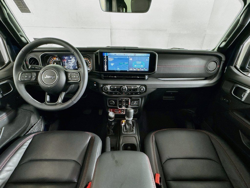 Used 2025 Jeep Wrangler Unlimited Rubicon w/ Safety Group AWD/4WD image 29