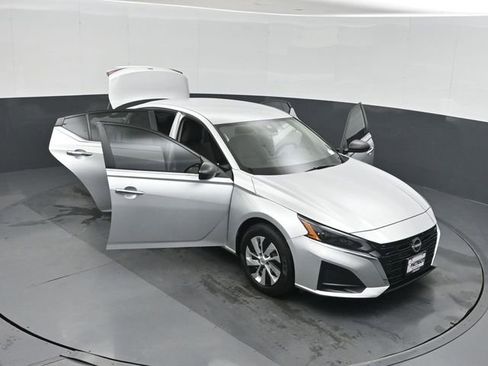 Used 2024 Nissan Altima 2.5 S FWD image 50