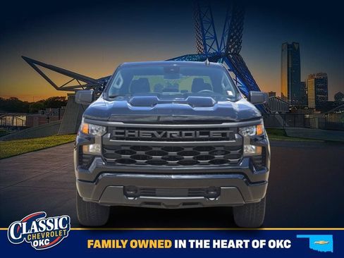 Used 2024 Chevrolet Silverado 1500 Custom Trail Boss w/ Turbomax Blackout Package AWD/4WD image 2