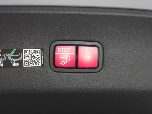 Used 2025 Mercedes-Benz GLC 63 AMG S image 32