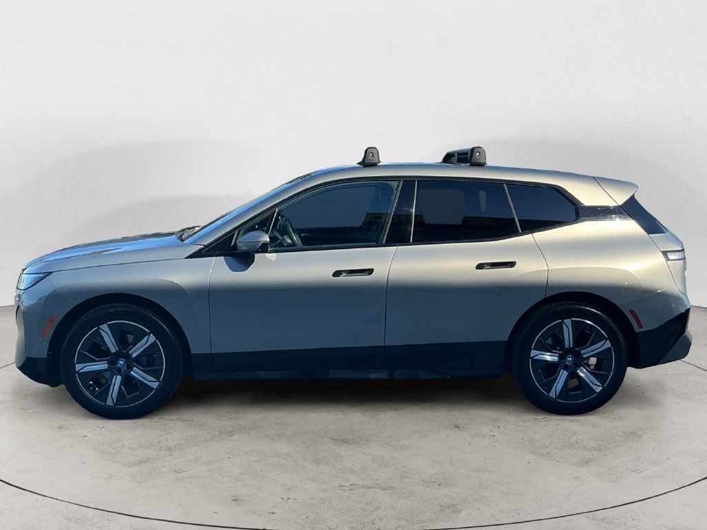 Used 2024 BMW iX xDrive50 w/ Premium Package AWD/4WD image 8