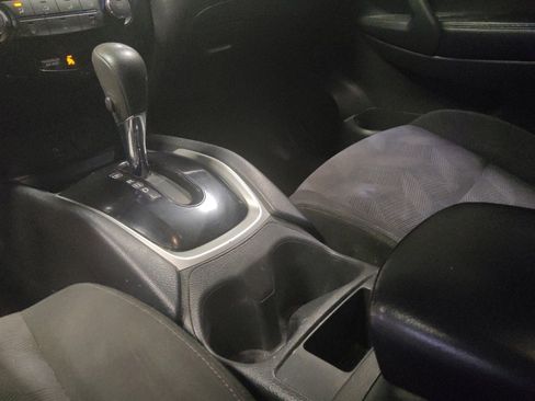 Used 2016 Nissan Rogue S FWD image 26