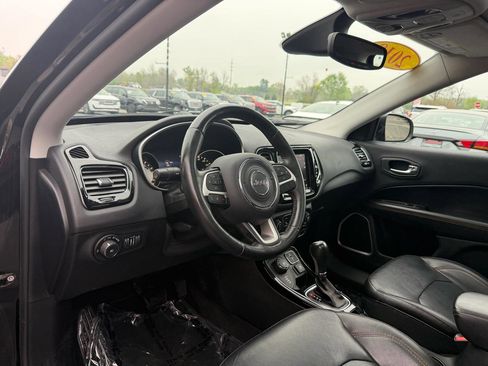 Used 2018 Jeep Compass Limited w/ Navigation Group image 13
