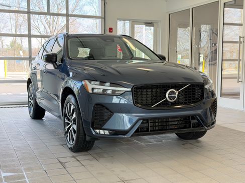 Certified 2025 Volvo XC60 B5 Plus AWD/4WD image 5