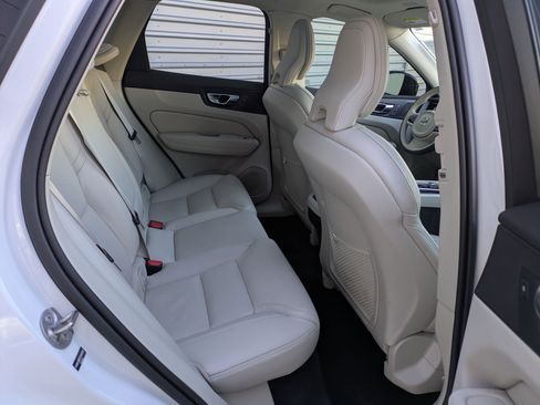 Used 2025 Volvo XC60 B5 Ultra w/ Protection Package Premier image 32