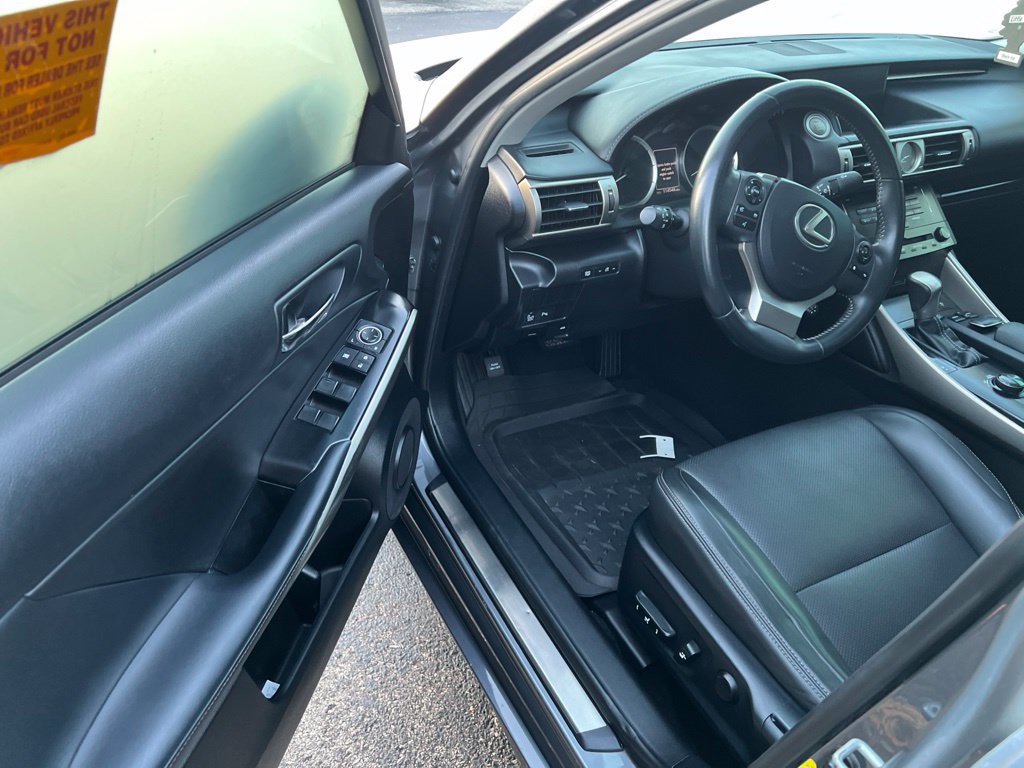 Used 2014 Lexus IS 250 w/ Navigation Package RWD image 9
