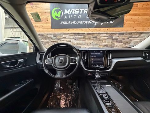 Used 2019 Volvo XC60 T6 Momentum AWD/4WD image 29