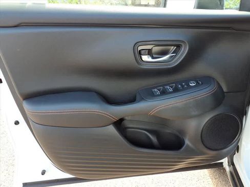 Used 2023 Honda HR-V Sport image 12