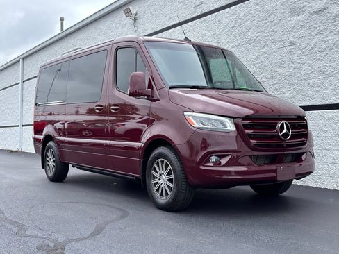 Used 2024 Mercedes-Benz Sprinter 2500 image 1