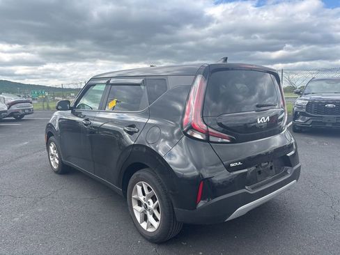 Used 2023 Kia Soul LX w/ LX Technology Package FWD image 5