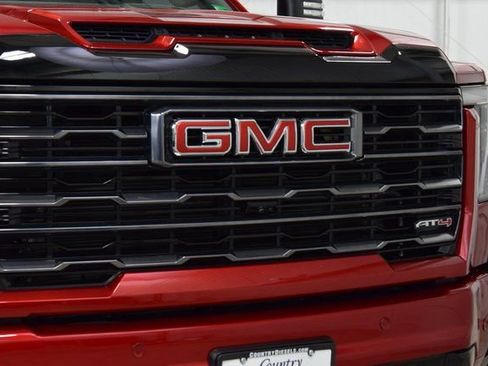 Used 2024 GMC Sierra 2500 AT4 w/ AT4 Premium Plus Package image 9