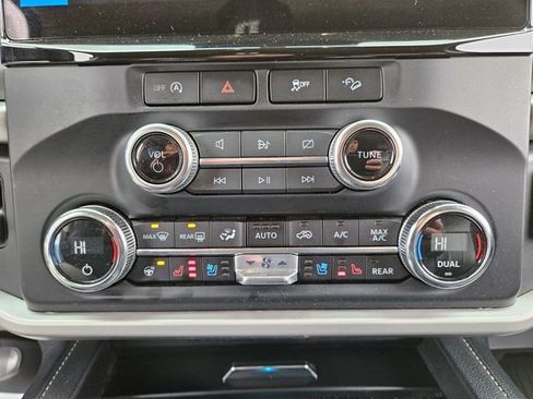 Used 2023 Ford Expedition Max XLT image 23