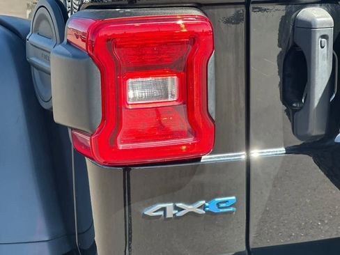 Used 2023 Jeep Wrangler Unlimited Rubicon 4xe image 32