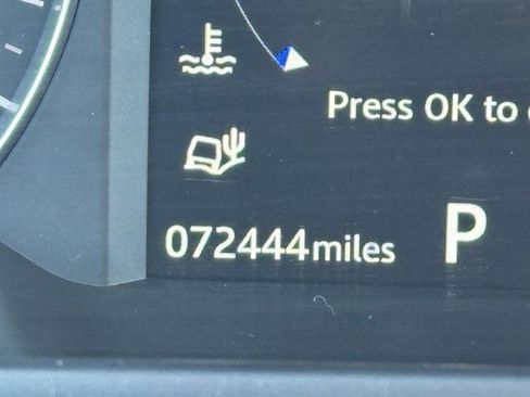 Used 2018 Land Rover Range Rover Velar S image 16