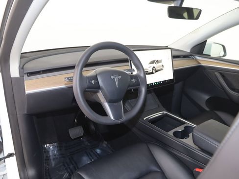 Used 2023 Tesla Model Y Long Range image 25