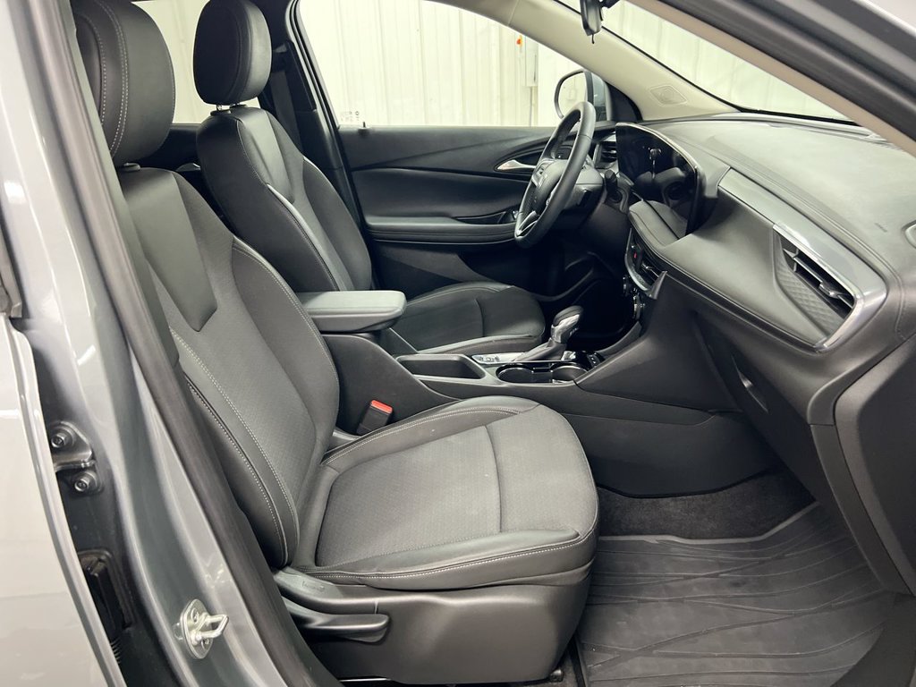 Used 2024 Buick Encore GX Preferred AWD/4WD image 21
