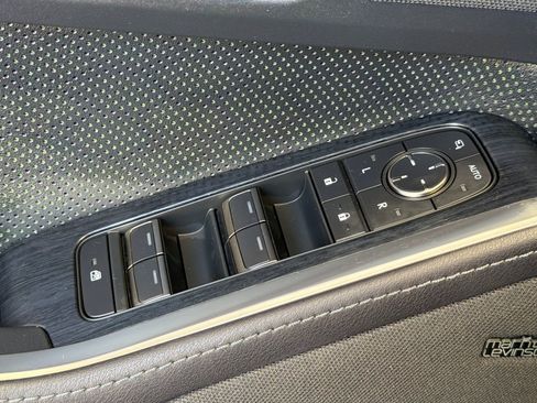 Used 2025 Lexus GX 550 AWD/4WD image 13