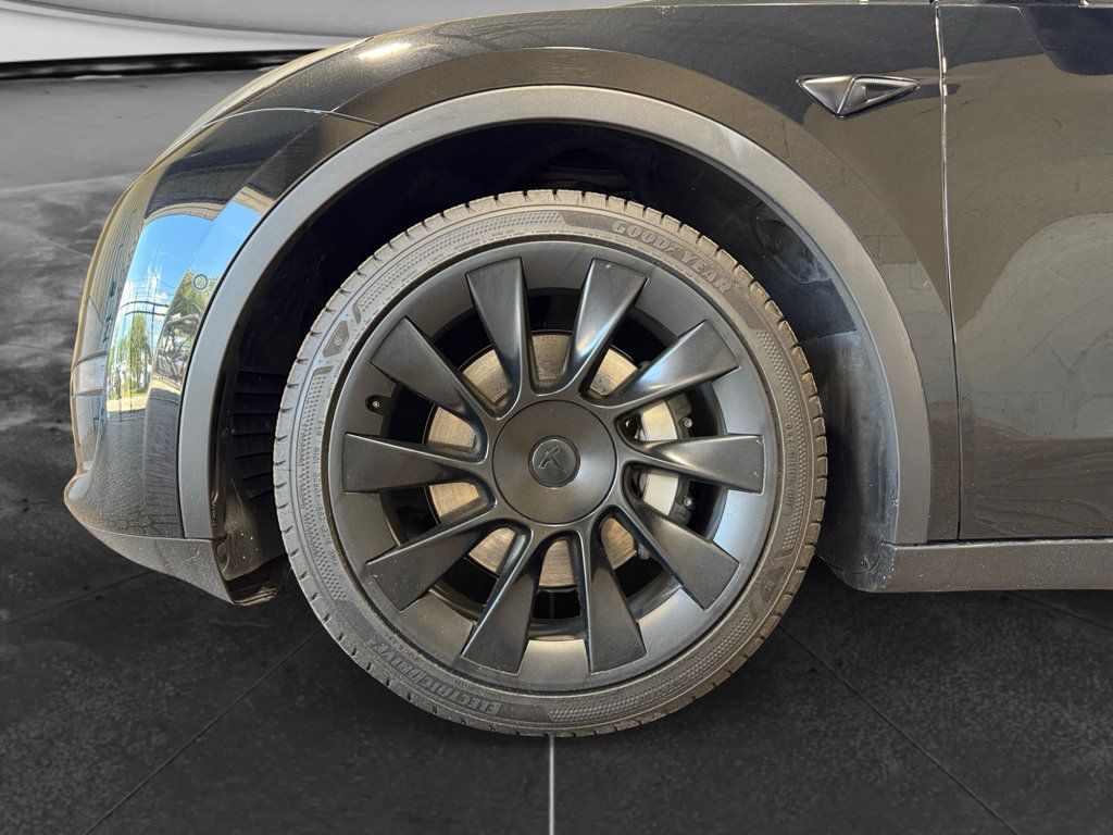 Used 2021 Tesla Model Y Long Range AWD/4WD image 30