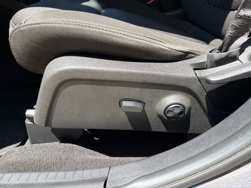 Used 2020 Dodge Journey SE w/ SE Popular Equipment Group FWD image 12