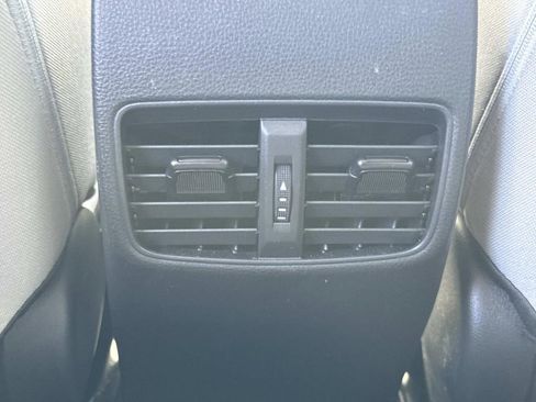 Used 2025 Toyota Corolla Cross L FWD image 16