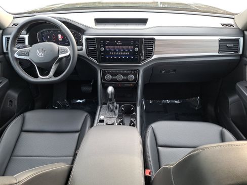 Certified 2023 Volkswagen Atlas SEL image 9
