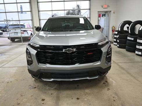 Used 2025 Chevrolet Equinox RS w/ Convenience Package III image 2