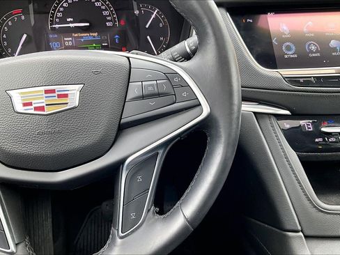 Used 2017 Cadillac XT5 Luxury w/ Driver Awareness Package FWD image 17