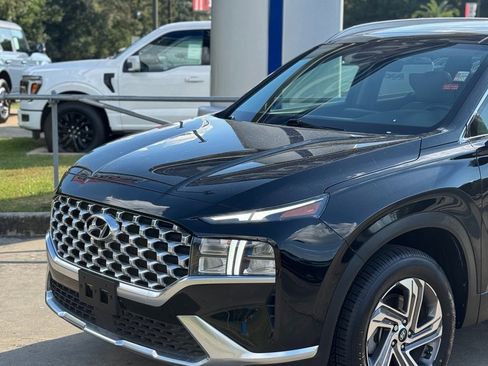 Used 2023 Hyundai Santa Fe SEL w/ Premium Package image 2
