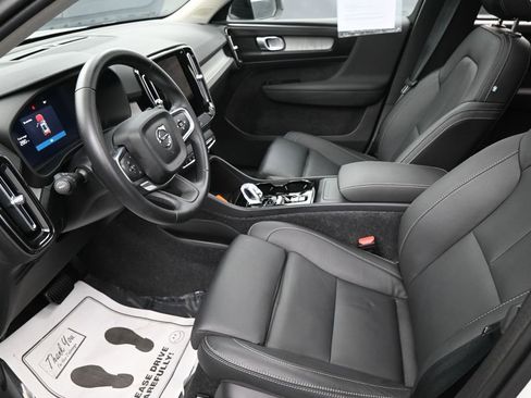 Used 2026 Volvo XC40 B5 Plus AWD/4WD image 24