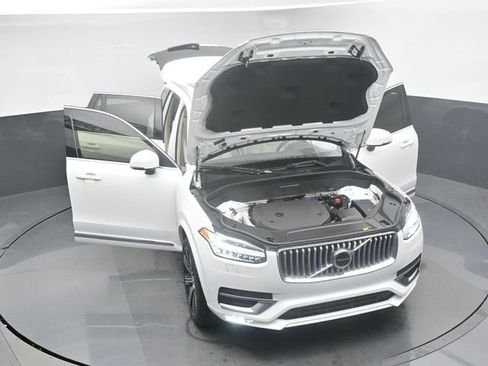 Used 2023 Volvo XC90 B6 Ultimate w/ Lounge Package image 51
