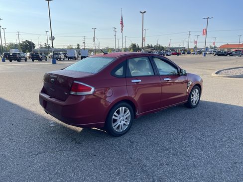 Used 2009 Ford Focus SEL FWD image 4