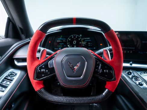 Used 2022 Chevrolet Corvette Stingray Premium Conv w/ Z51 Performance Package RWD image 12