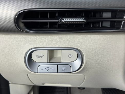 Used 2024 Genesis GV60 RWD w/ Cargo Package image 19