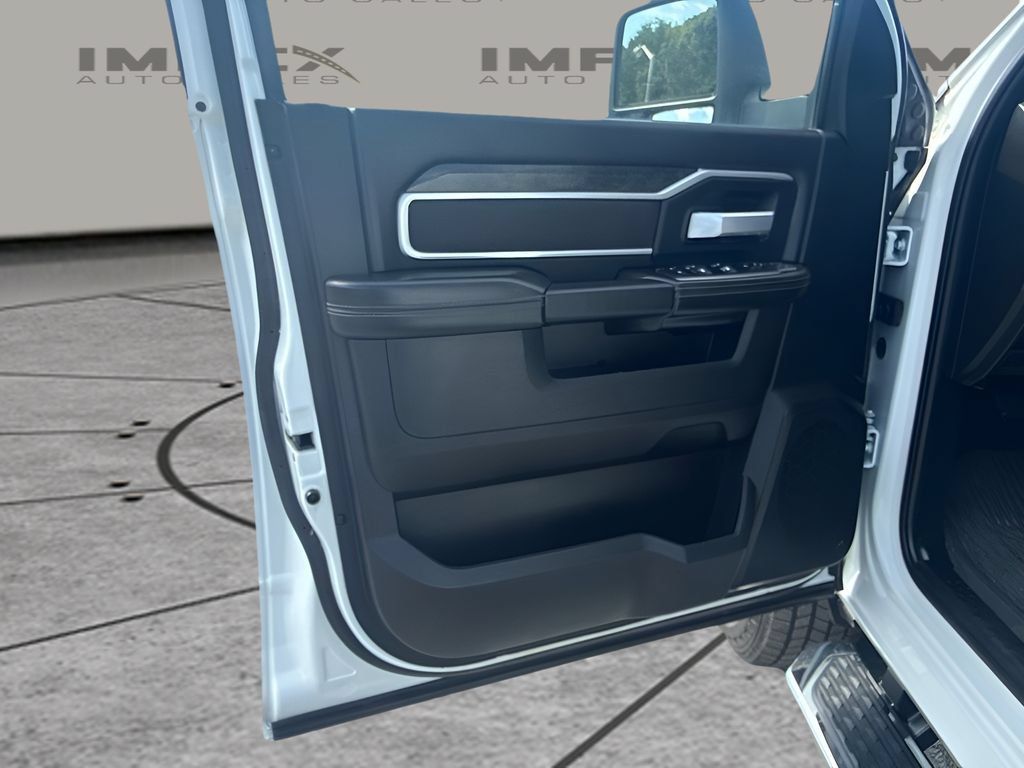 Used 2024 RAM 2500 Big Horn AWD/4WD image 14