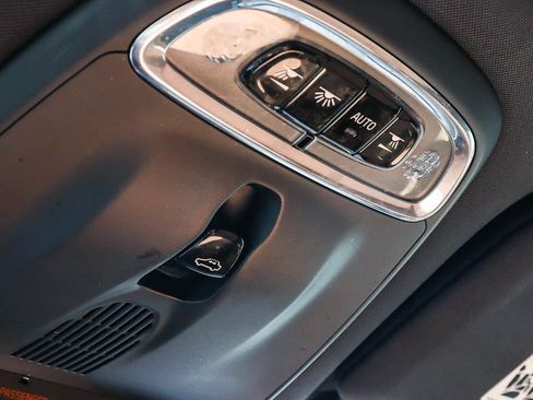 Used 2018 Volvo S90 T5 Momentum w/ Convenience Package FWD image 34