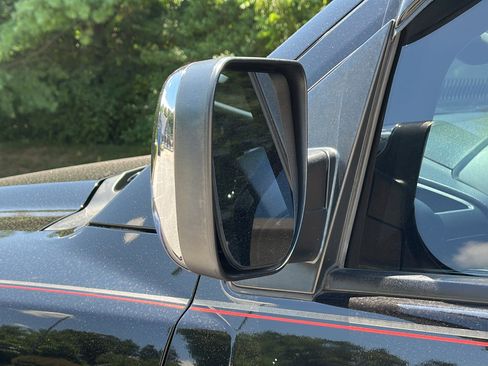 Used 2014 Nissan Titan SV image 13