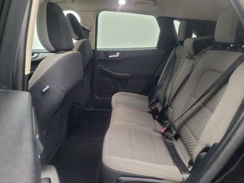 Used 2020 Ford Escape SE image 18