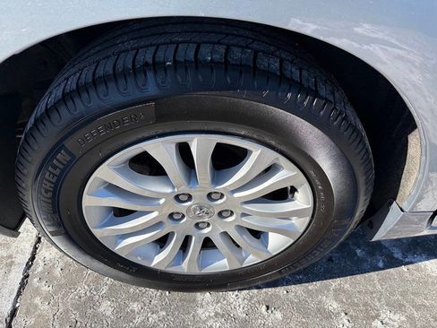 Used 2015 Toyota Sienna XLE Premium image 44